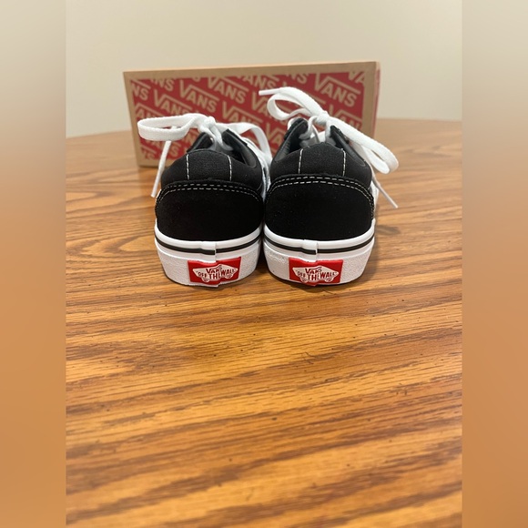 VANS BRAND NEW Youth Size 1 - Picture 4 of 7